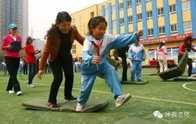 曼联客场对阵狼队，若取胜可追平切尔西，升至第六。狼队近期状态差，曼联实力占优，有望全取三分。