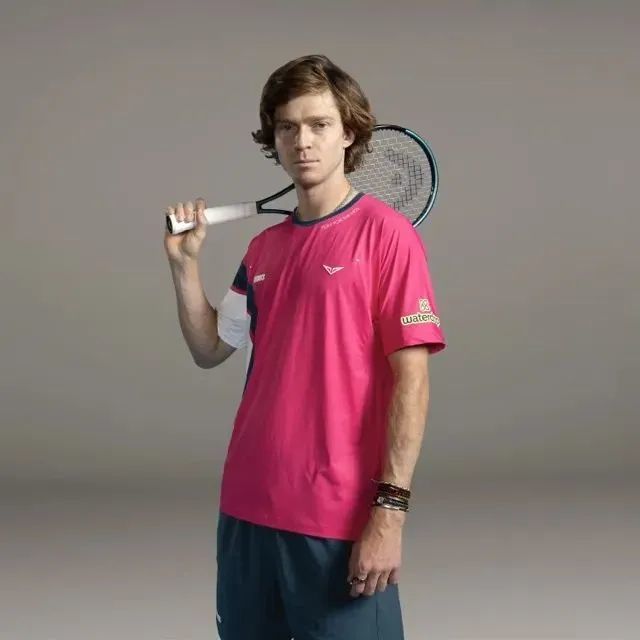 他在比赛中 他在比赛中