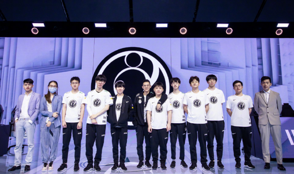 引了来自青 引了来自青