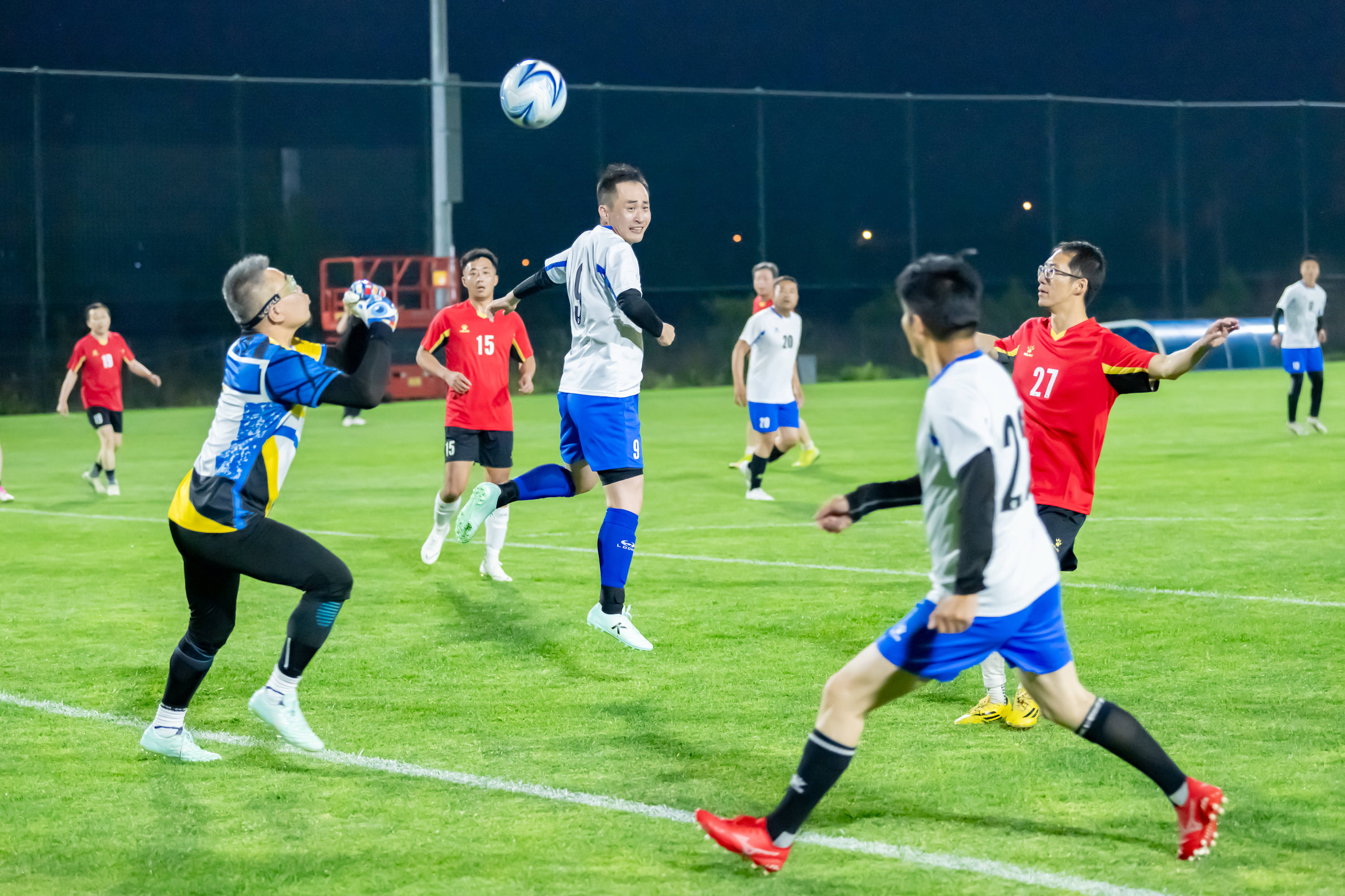 以其精湛的 以其精湛的