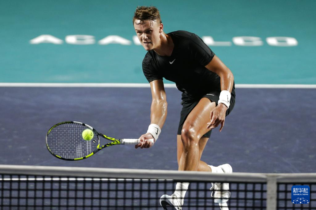 一年监禁 一年监禁