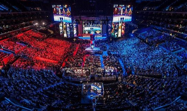 球中扮演着 球中扮演着